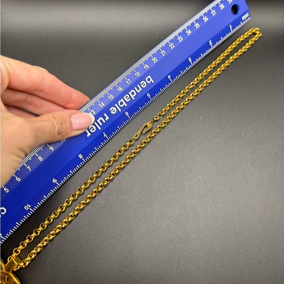 24K gold plated Chanel vintage pendant necklace with the large CC charm - Picture 8 of 8